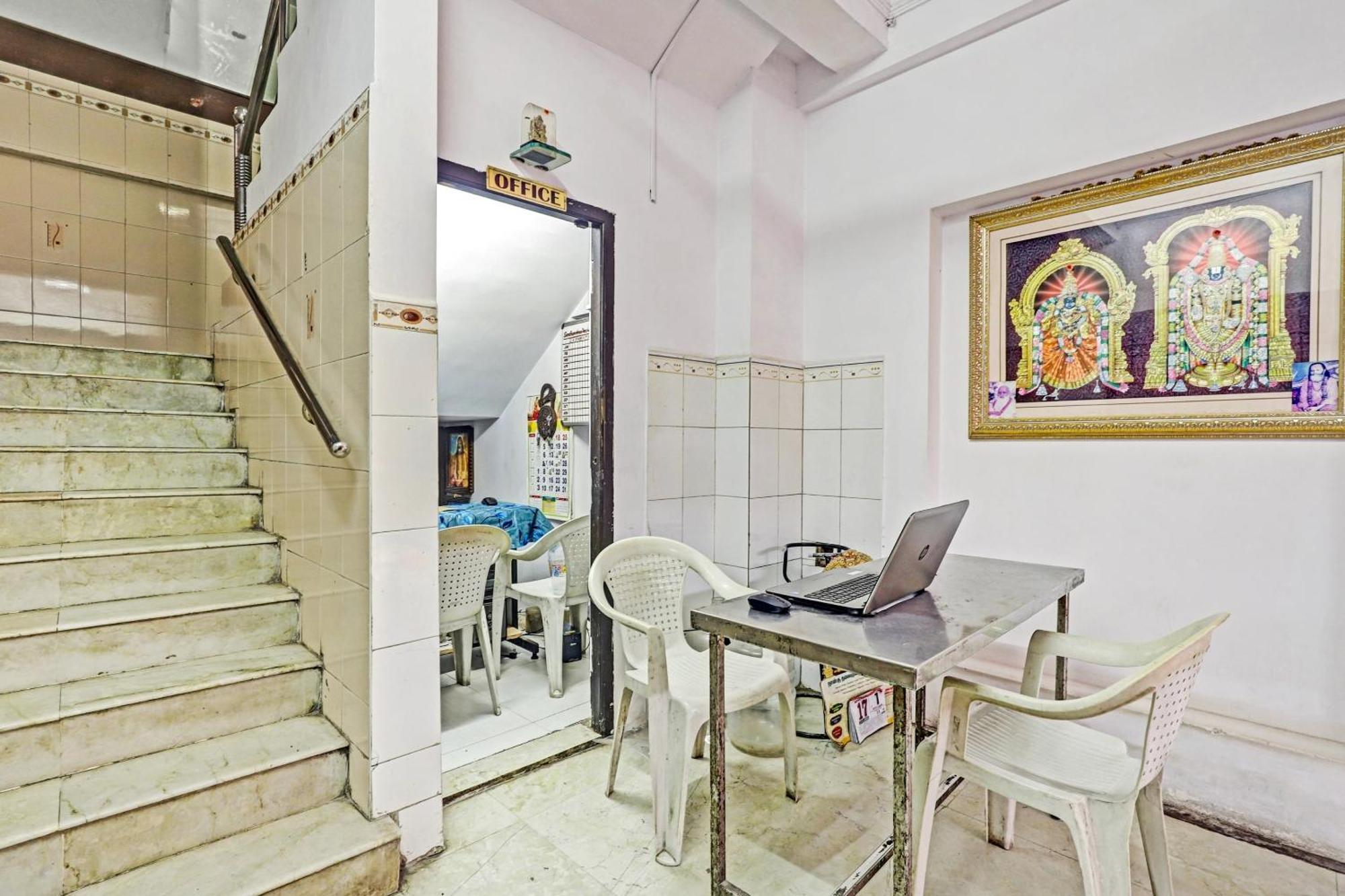 Hotel O Arunachala Guest House Chennai Esterno foto